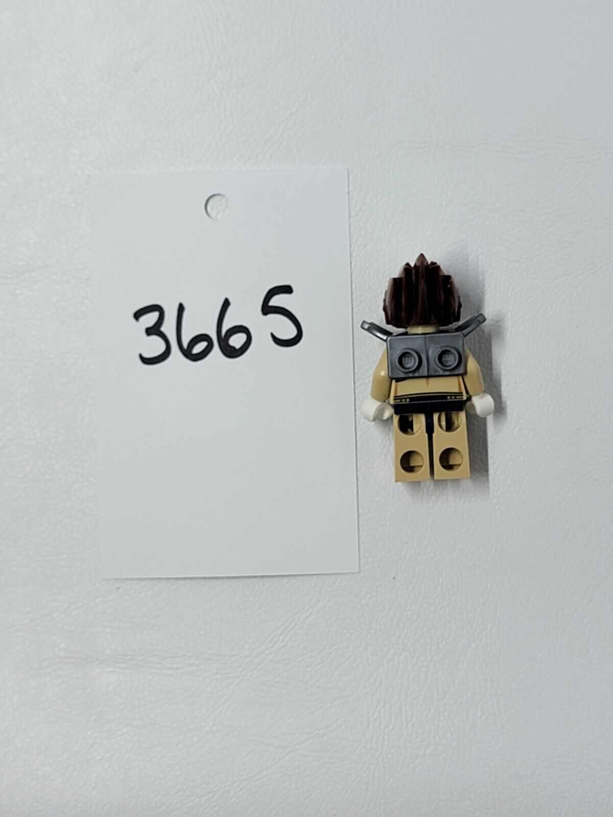 LEGO Minifigure Lennox Pearl Gold Armor loc025 Legends of Chima Lion