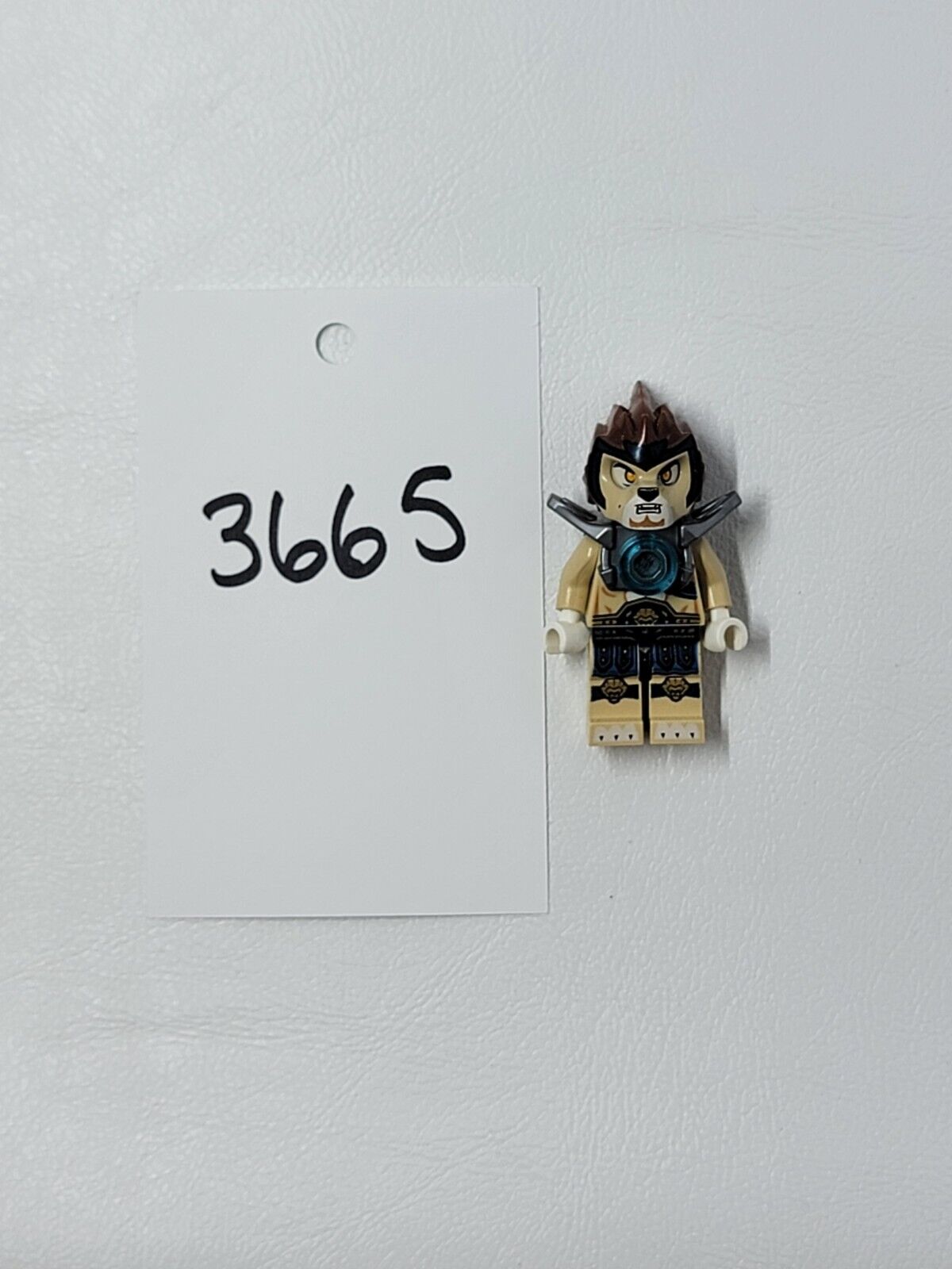 LEGO Minifigure Lennox Pearl Gold Armor loc025 Legends of Chima Lion