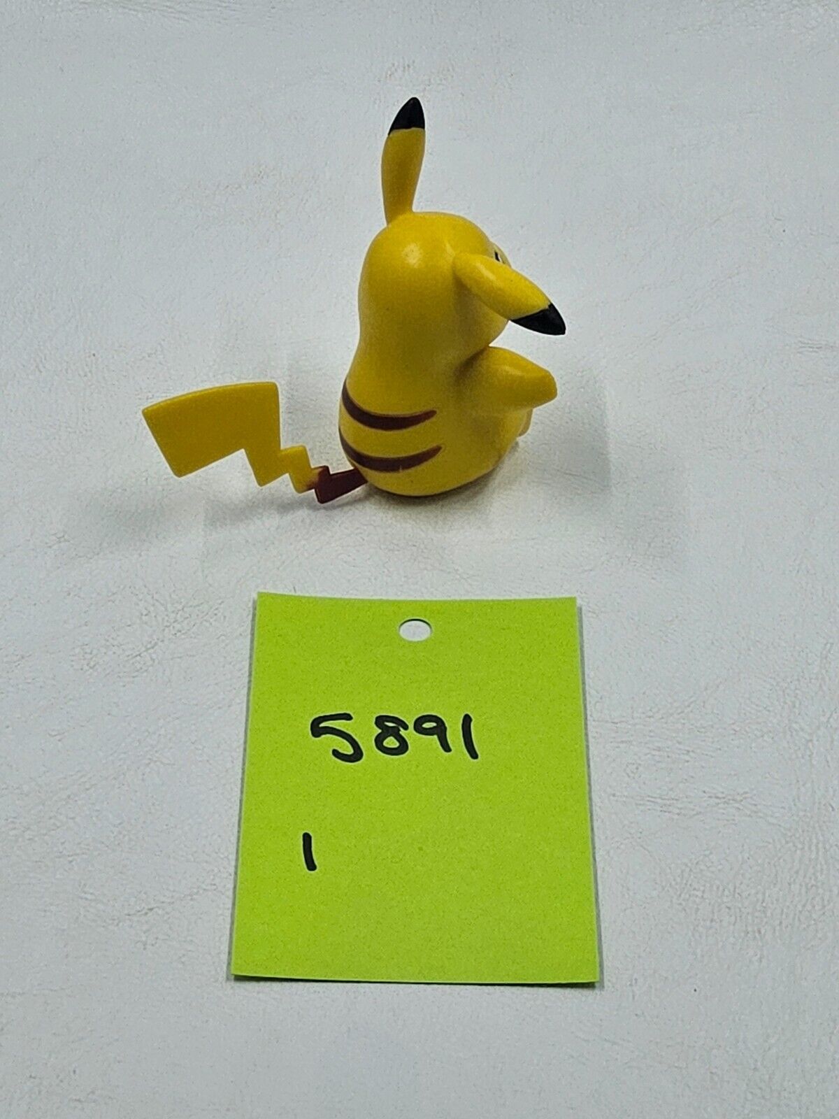 Pokémon Nintendo 2007 Pikachu Jakks Pacific 2" Action Figure