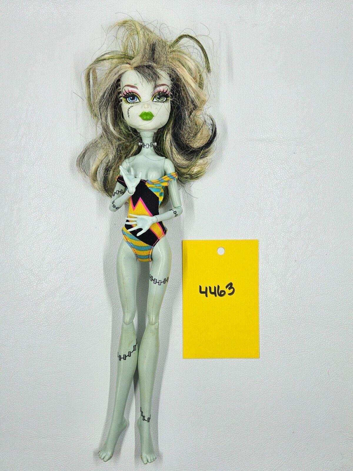 Monster High Doll Gloom Beach Frankie Stein Mattel 2010