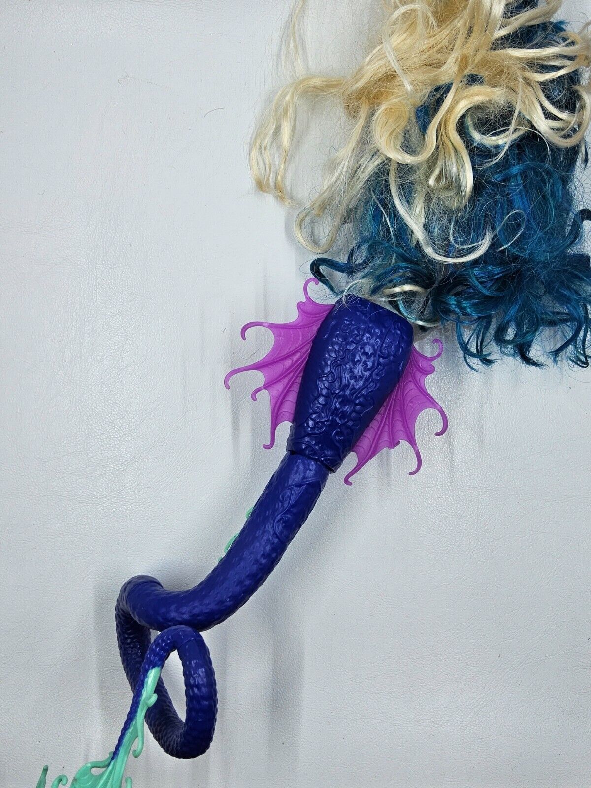 Monster High Peri and Pearl Great Scarrier Reef Twins Serpentine Two Headed Doll