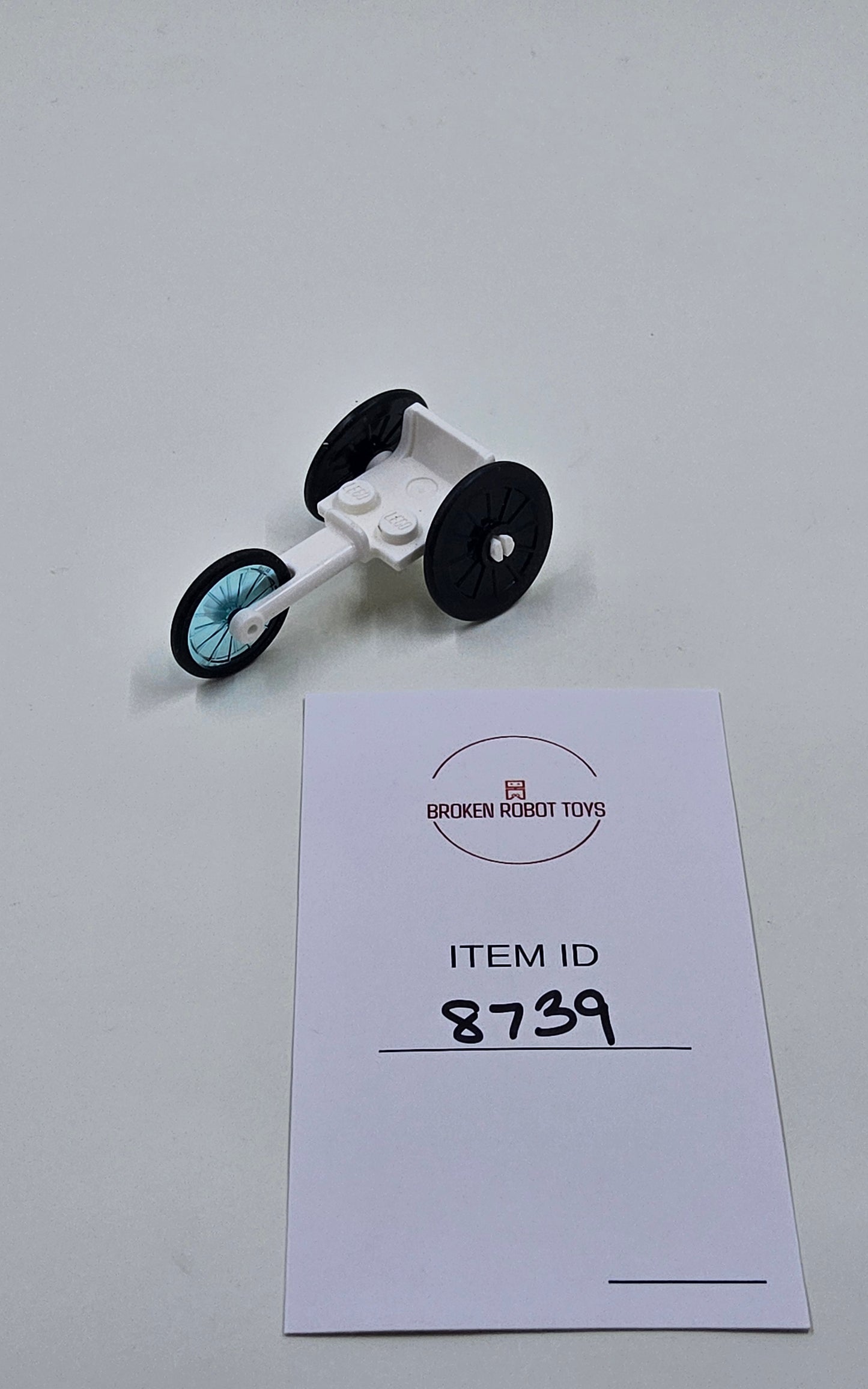 White Wheelchair Racer - Lego - Minifigure Utensil