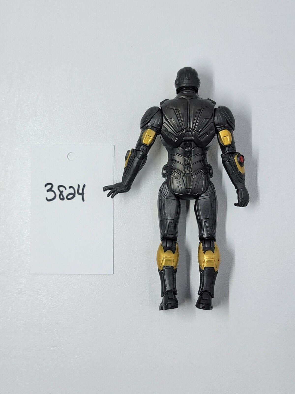 Marvel Legends Iron Man [Black and Gold] 6-inch Action Figure | Loose