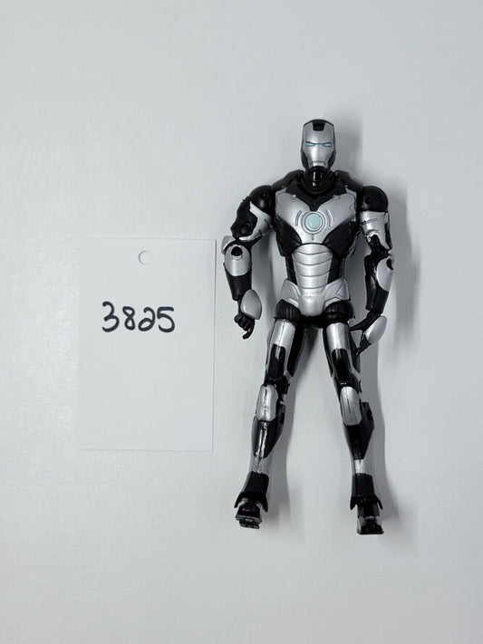 Iron Man - Satellite Armor, Silver - Movie: Series 3 - 2008 Carded