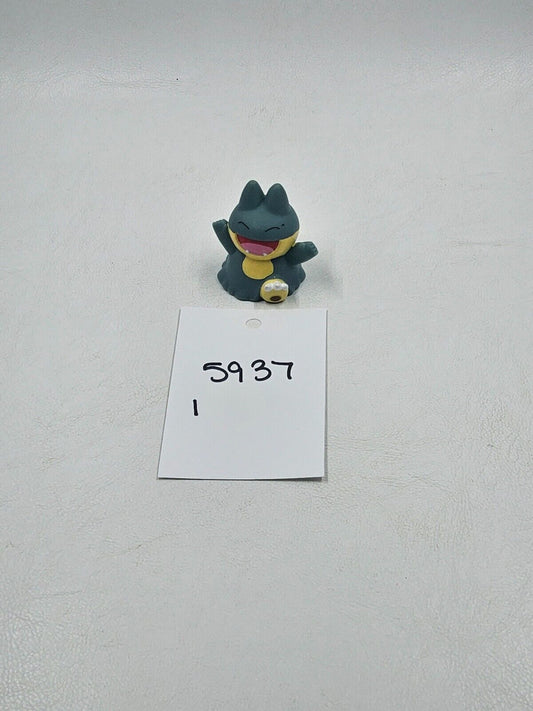 2005 Pokemon Finger Puppet Munchlax Figure Gotta Catch Them All Nintendo Bandai