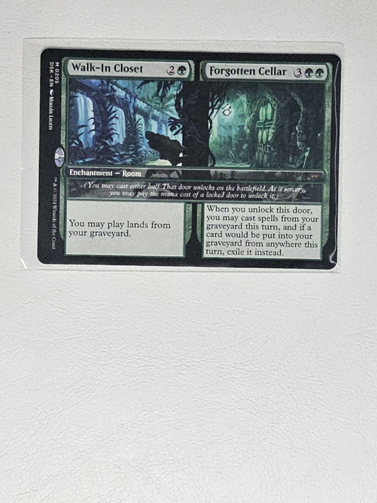 MTG - Walk-in Closet   Forgotten Cellar - DSK 0205 - Duskmourn - Mythic