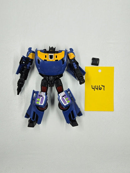 Transformers Collectors Club (TFCC) Deluxe class Counter-Punch