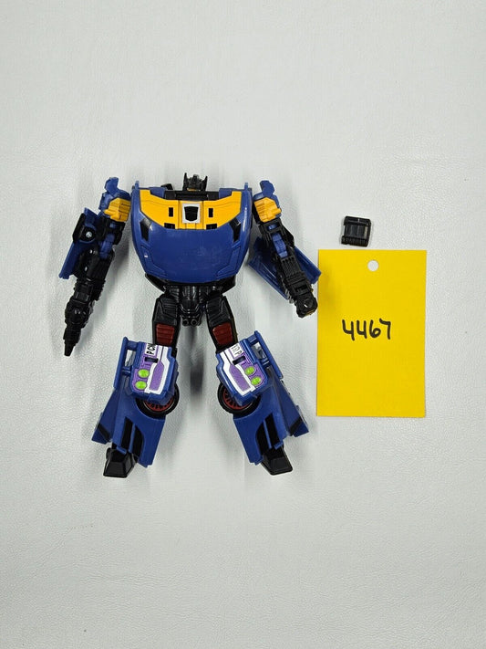 Transformers Collectors Club (TFCC) Deluxe class Counter-Punch