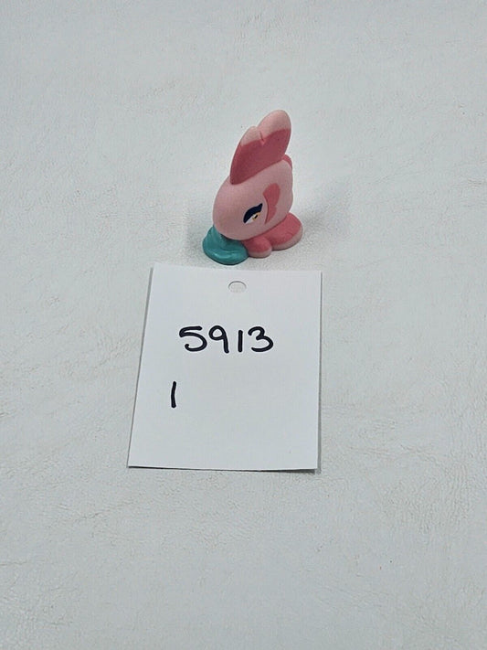 Pokemon Alomomola 2010 Finger Puppet Mini Figure Bandai Nintendo