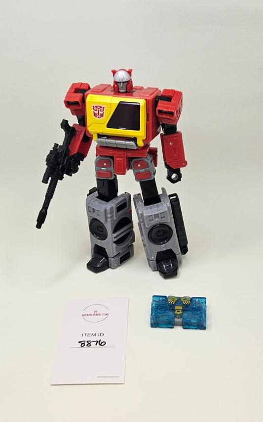 Transformers - Legacy - Autobot Blaster and Eject